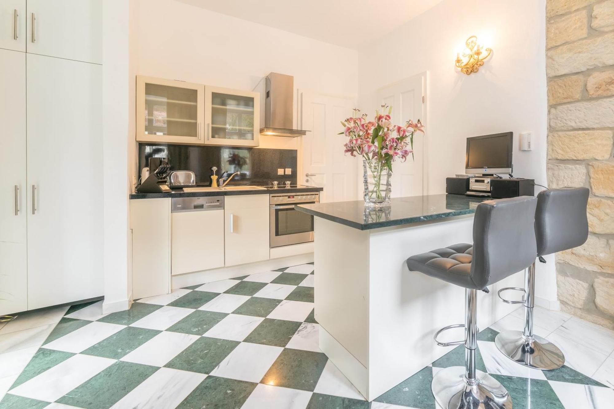 Charming Apartment With Terrace In Bad Schandau 55 Sqm Parking Экстерьер фото
